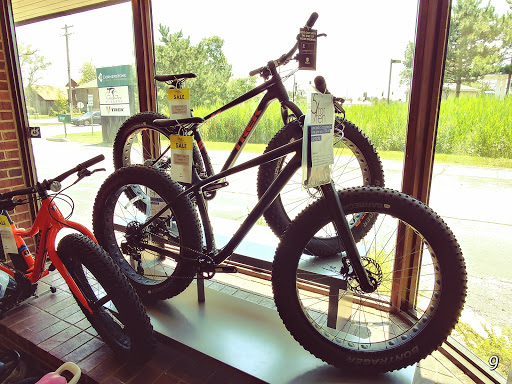 Bicycle Store «Lake Zurich Cyclery», reviews and photos, 575 Ela Rd, Lake Zurich, IL 60047, USA
