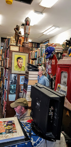 Book Store «D G Wills Books», reviews and photos, 7461 Girard Ave, La Jolla, CA 92037, USA