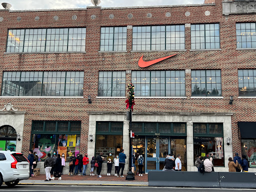 Nike Georgetown, 3040 M St NW, Washington, DC 20007, USA, 