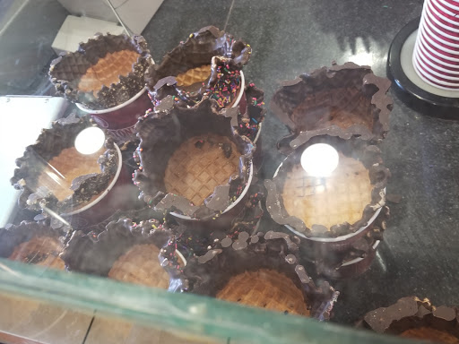 Ice Cream Shop «Cold Stone Creamery», reviews and photos, 2530 Aramingo Ave, Philadelphia, PA 19125, USA