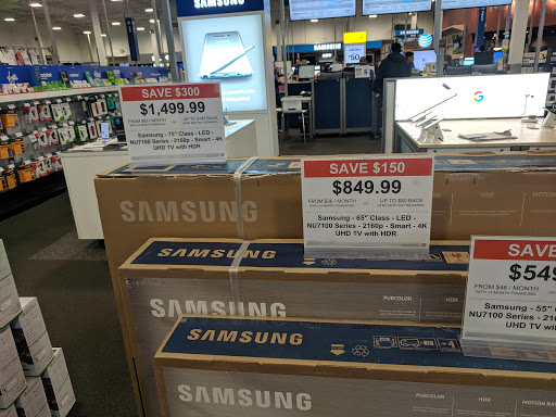 Shopping Mall «North & Sheffield Commons», reviews and photos, 1000 W North Ave, Chicago, IL 60642, USA