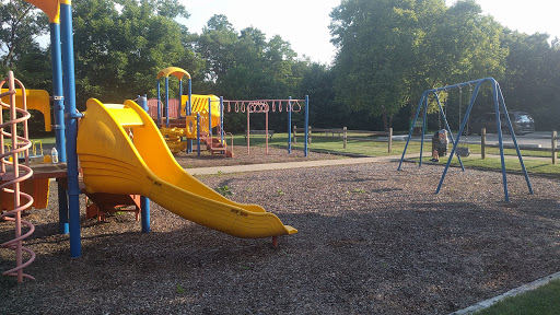 Park «Cumberland Terrace Park», reviews and photos, 426 S Warrington Rd, Des Plaines, IL 60016, USA