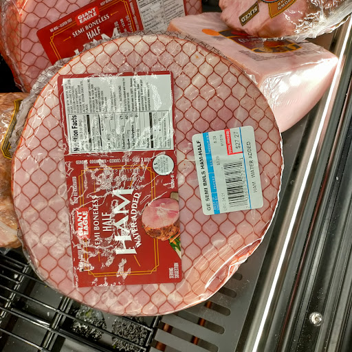 Supermarket «Giant Eagle Supermarket», reviews and photos, 907 W Maple St, Hartville, OH 44632, USA