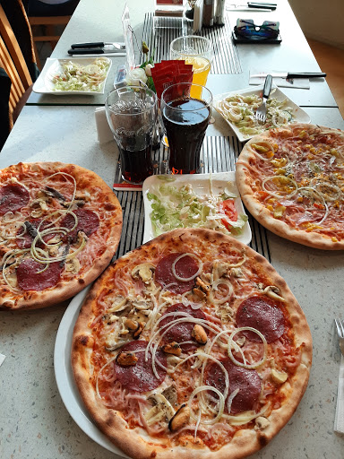 Pizzeria Weißes Kreuz en Hausmening