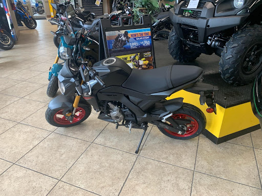 Suzuki Motorcycle Dealer «Suzuki of Carol Stream», reviews and photos, 106 N Schmale Rd, Carol Stream, IL 60188, USA