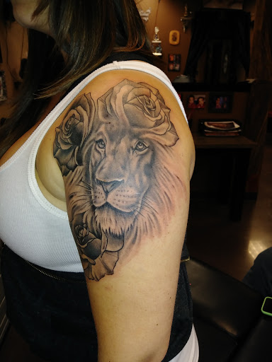 Tattoo Shop «The Canvas Tattoo & Piercing Studio», reviews and photos, 6880 Boudin St NE #170, Prior Lake, MN 55372, USA