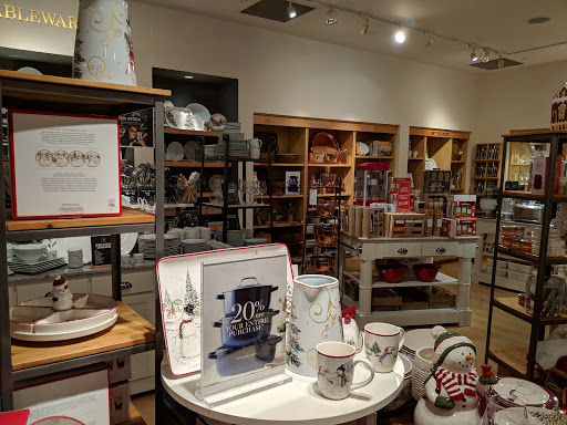 Shopping Mall «Village Of Rochester Hills», reviews and photos, 104 Adams Rd, Rochester, MI 48309, USA