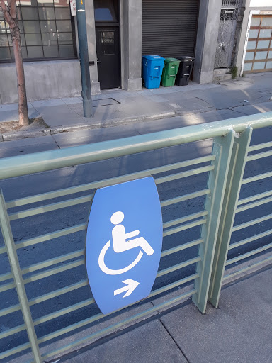 Laundromat «BayView Plaza Launderland», reviews and photos, 3801 3rd St, San Francisco, CA 94124, USA