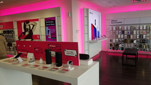 Cell Phone Store «T-Mobile», reviews and photos, 1606 N Dixie Hwy, Elizabethtown, KY 42701, USA