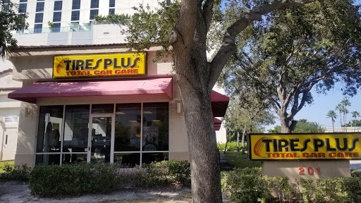 Tire Shop «Tires Plus», reviews and photos, 201 N Federal Hwy, Fort Lauderdale, FL 33301, USA