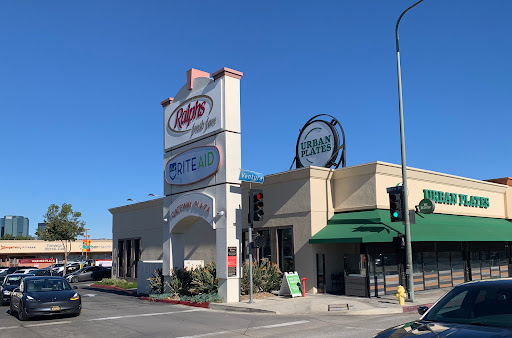 Shopping Mall «Gateway Plaza», reviews and photos, 21929 Ventura Blvd, Los Angeles, CA 91364, USA