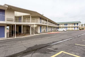 Motel 6 Albuquerque, NM - Northeast image