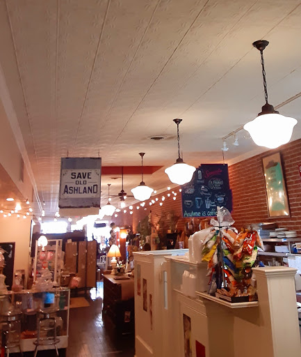Dessert Shop «Downtown Perk & Desserts Oasis», reviews and photos, 145 W Main St, Ashland, OH 44805, USA