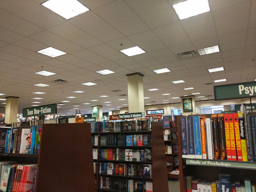 Book Store «Barnes & Noble», reviews and photos, 5231 E 41st St, Tulsa, OK 74135, USA