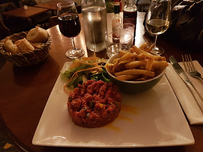 La Seine Café à Paris