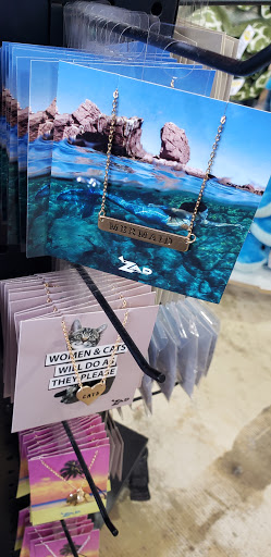 Beach Clothing Store «WINGS Beachwear - St Pete Beach #305», reviews and photos, 6705 Gulf Blvd, St Pete Beach, FL 33706, USA