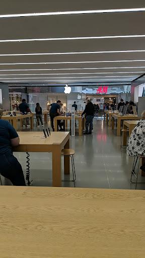 Computer Store «Apple Washington Square», reviews and photos, 9585 SW Washington Square Rd, Tigard, OR 97223, USA