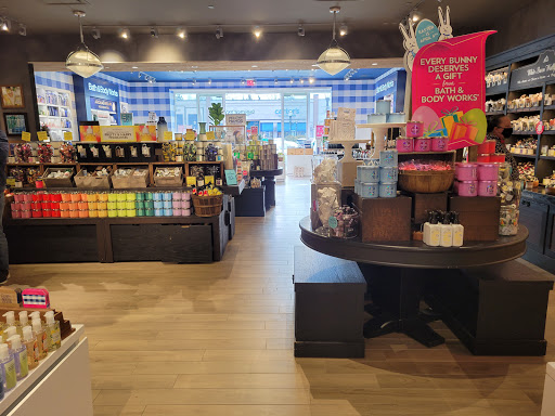 Beauty Supply Store «Bath & Body Works», reviews and photos, 2862 Town Center Blvd, Crestview Hills, KY 41017, USA