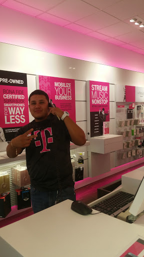 Cell Phone Store «T-Mobile», reviews and photos, 15 Spring Valley Market Pl, Spring Valley, NY 10977, USA