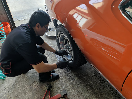 Tire Shop «Discount Tire Store - Oak Lawn, IL», reviews and photos, 6635 95th St, Oak Lawn, IL 60453, USA