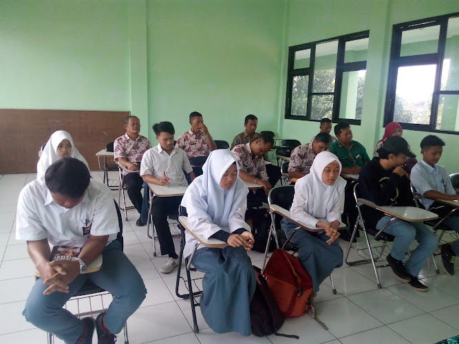 Sentral pendidikan dan pelatihan