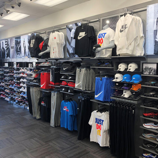 Shoe Store «Hibbett Sports», reviews and photos, 11131 Fondren Rd, Houston, TX 77096, USA