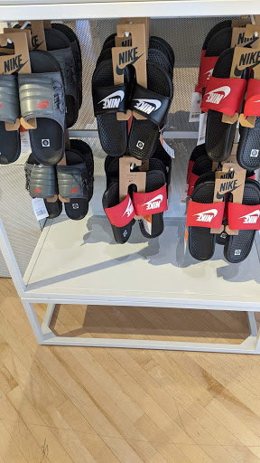 Clothing Store «Nike The Grove», reviews and photos, 189 The Grove Dr, Los Angeles, CA 90036, USA