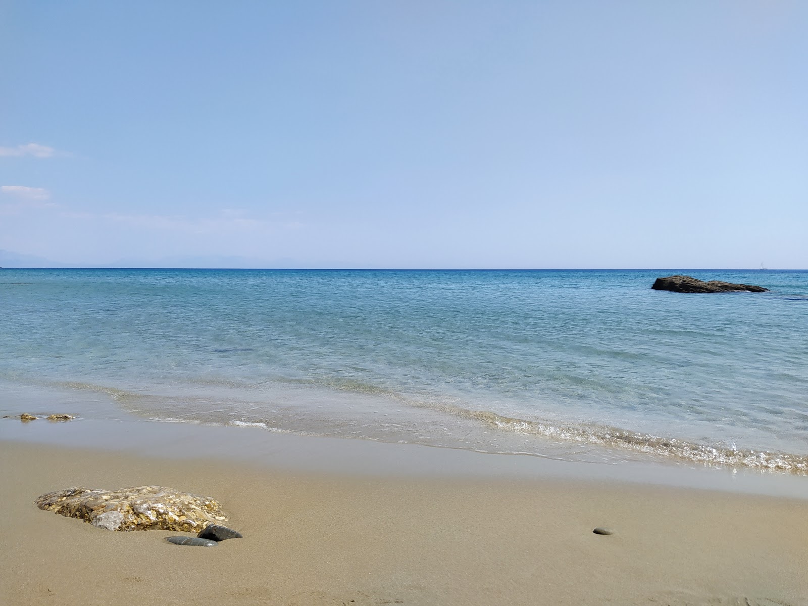 Foto af Kalamaki beach med rummelig kyst