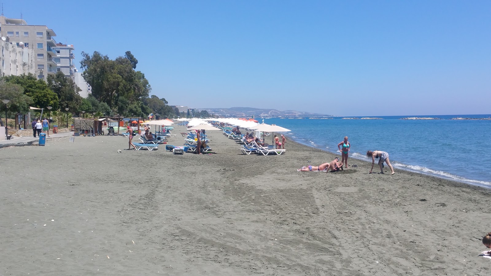 Photo of Armonia beach and the settlement