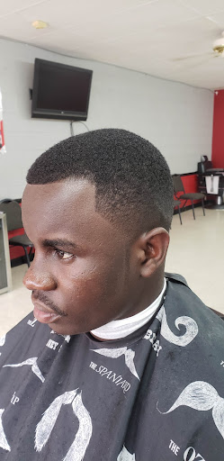 Barber Shop «Heads Up Barber & Beauty», reviews and photos, 2801 Pinecroft Rd # A, Greensboro, NC 27407, USA