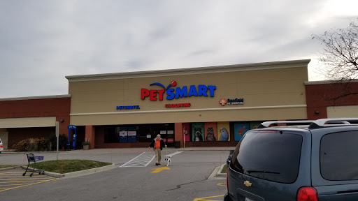 Pet Supply Store «PetSmart», reviews and photos, 700 N Milwaukee Ave, Vernon Hills, IL 60061, USA