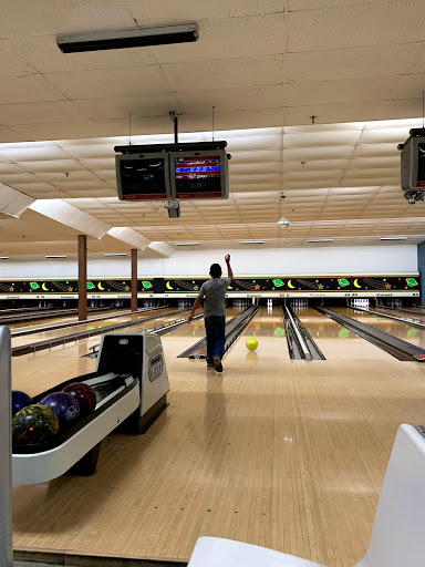 Bowling Alley «Wood Dale Bowl», reviews and photos, 155 E Irving Park Rd, Wood Dale, IL 60191, USA