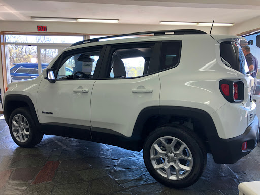 Jeep Dealer «Troiano Chrysler Jeep Dodge», reviews and photos, 435 S Main St, Colchester, CT 06415, USA
