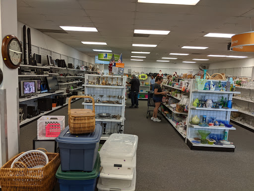 Thrift Store «Goodwill Retail Store & Donation Center», reviews and photos, 2421 Centreville Rd, Herndon, VA 20171, USA