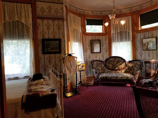 Tourist Attraction «Ernest Hemingway Birthplace», reviews and photos, 339 N Oak Park Ave, Oak Park, IL 60302, USA