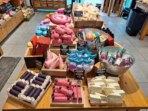 Cosmetics Store «Lush», reviews and photos, 60 31st Ave, San Mateo, CA 94403, USA