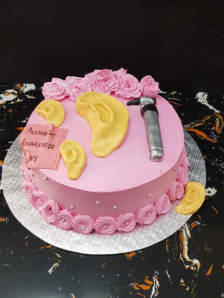 Tabrezian Baking Birthday cakes, Chocolate cakes, Design cakes, Flower cakes, Online cakes, Wedding cakes, Picture cake, fondant, Eid Cake