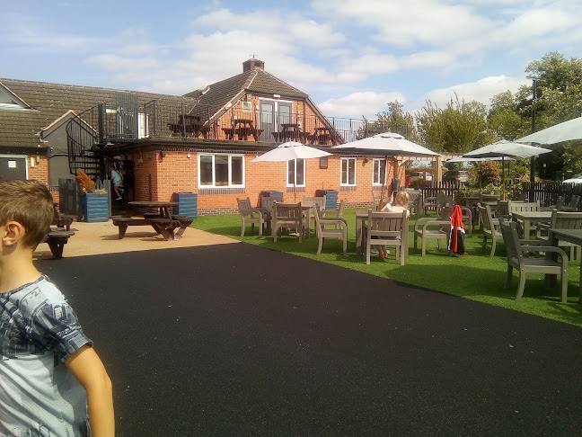 greeneking-pubs.co.uk
