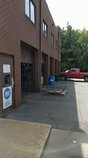 Auto Repair Shop «Premier Auto Clinic», reviews and photos, 413 E Diamond Ave, Gaithersburg, MD 20877, USA