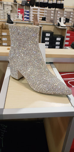 Shoe Store «DSW Designer Shoe Warehouse», reviews and photos, 13711 S Tamiami Trail, Fort Myers, FL 33912, USA