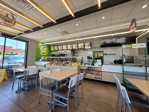 Restaurant «SUBWAY®Restaurants», reviews and photos, 1920 Shady Brook St, Columbia, TN 38401, USA