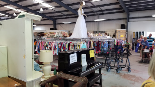 Thrift Store «Lake Wales Care Center», reviews and photos, 27889 US-27, Dundee, FL 33838, USA