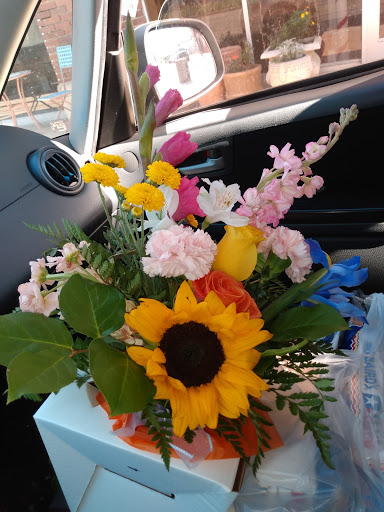 Flower Designer «Windsor Florist», reviews and photos, 201 W Main St, Mesquite, TX 75149, USA