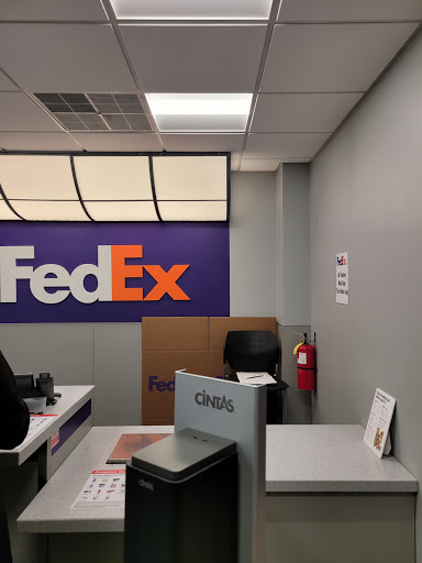 Shipping and Mailing Service «FedEx Ship Center», reviews and photos, 3801 S Cowan Rd, Muncie, IN 47302, USA