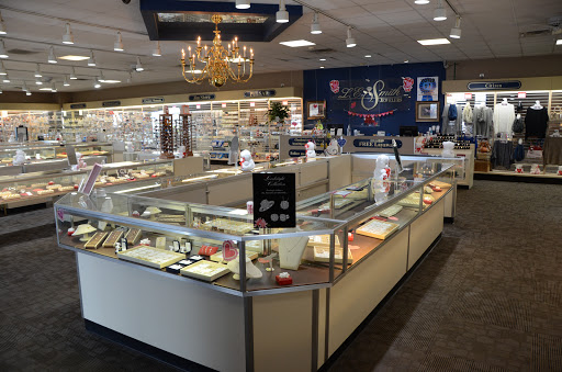 Jewelry Store «L E Smith Family Jewelers», reviews and photos, 9501 Collinsville Rd, Collinsville, IL 62234, USA