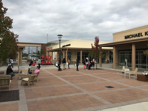 Fashion Accessories Store «Michael Kors», reviews and photos, 1650 Premium Outlet Blvd #1800, Aurora, IL 60502, USA