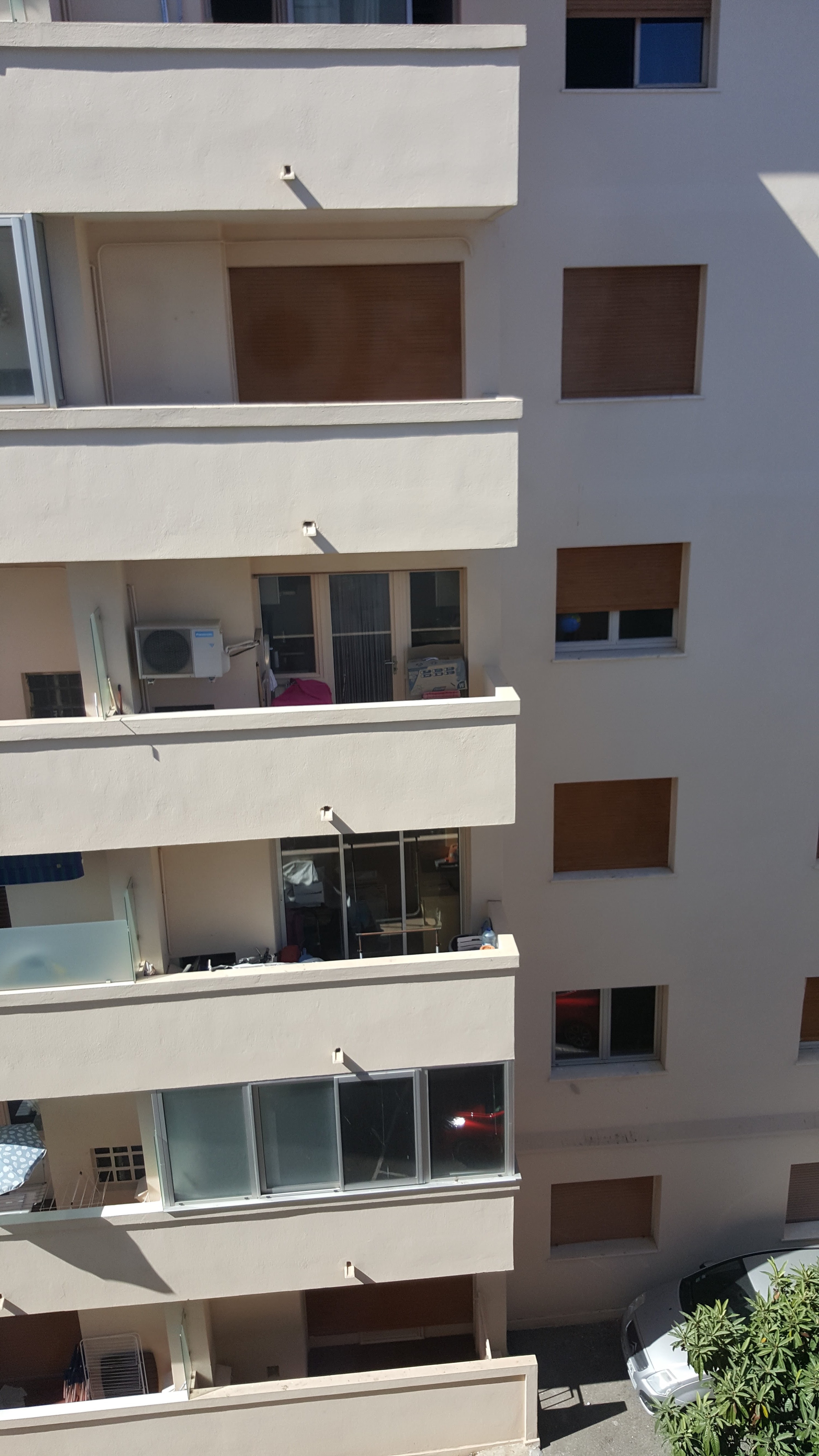 Photo n° 48 de l'avis de Raffles.u fait le 14/08/2017 à 14:06