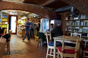 Čtenářská kavárna image