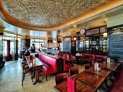 Café Panis. à Paris