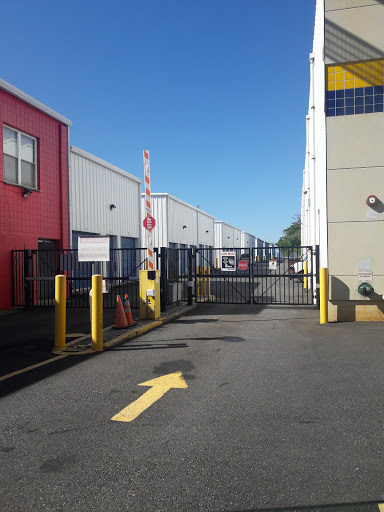 Self-Storage Facility «Stop and Stor Bensonhurst / New Utrecht», reviews and photos, 1700 Shore Pkwy, Brooklyn, NY 11214, USA